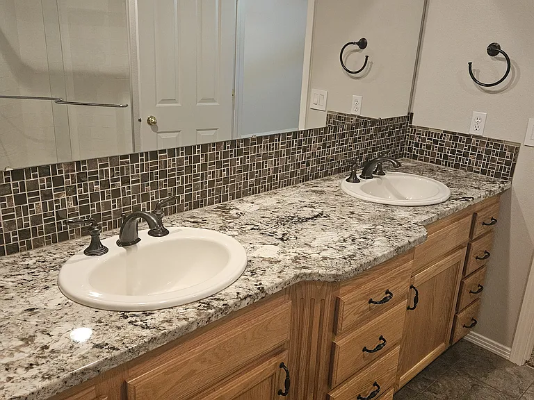 13845 W Hartford Dr — Photo 16