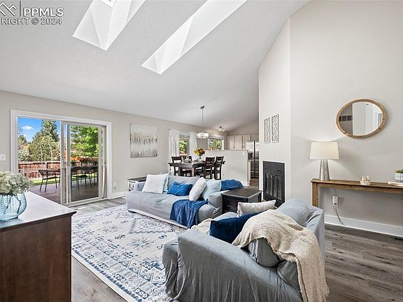 4th image of 8260 Camfield Cir