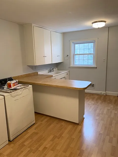 Building Photo - 120 Cox Ave #3