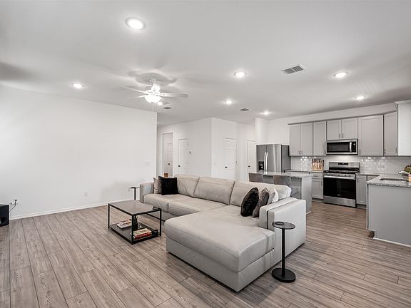 5th image of 1316 Pepperhill Ln