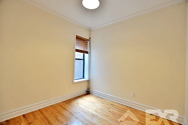 Rented by EXR | media 20