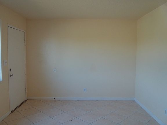 3rd image of 1126 El Margarita Rd #E