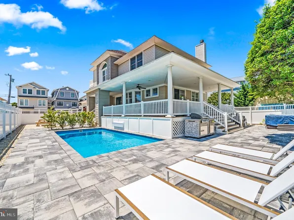 13 W 16th St, Beach Haven, NJ 08008