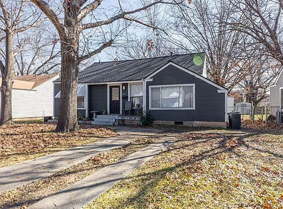 3rd image of 4417 Lawrence Rd