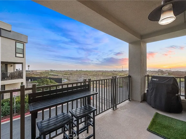 1068 Hampton Dr — Photo 20