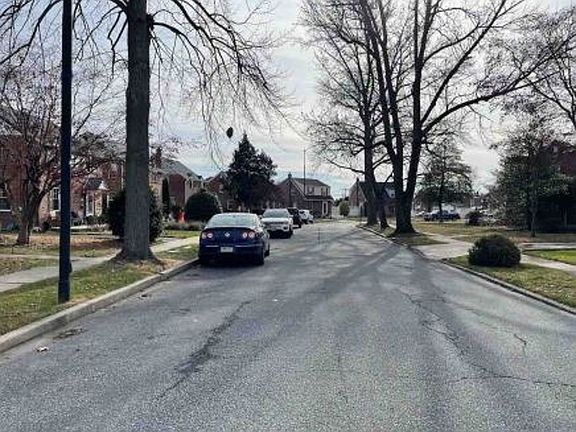 Exterior Neighborhood (street photo)