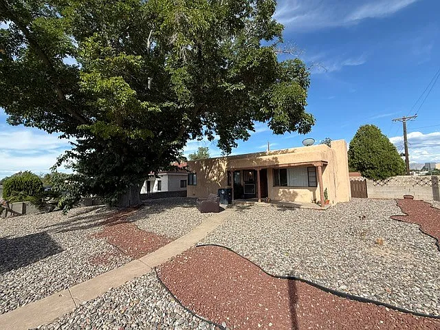1200 Stanford Dr NE