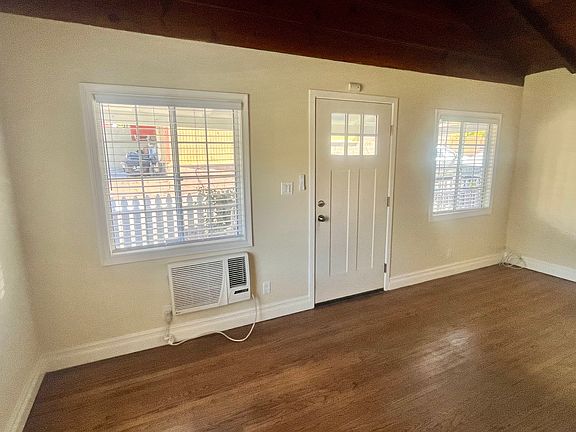 5th image of 4042 La Crescenta Ave