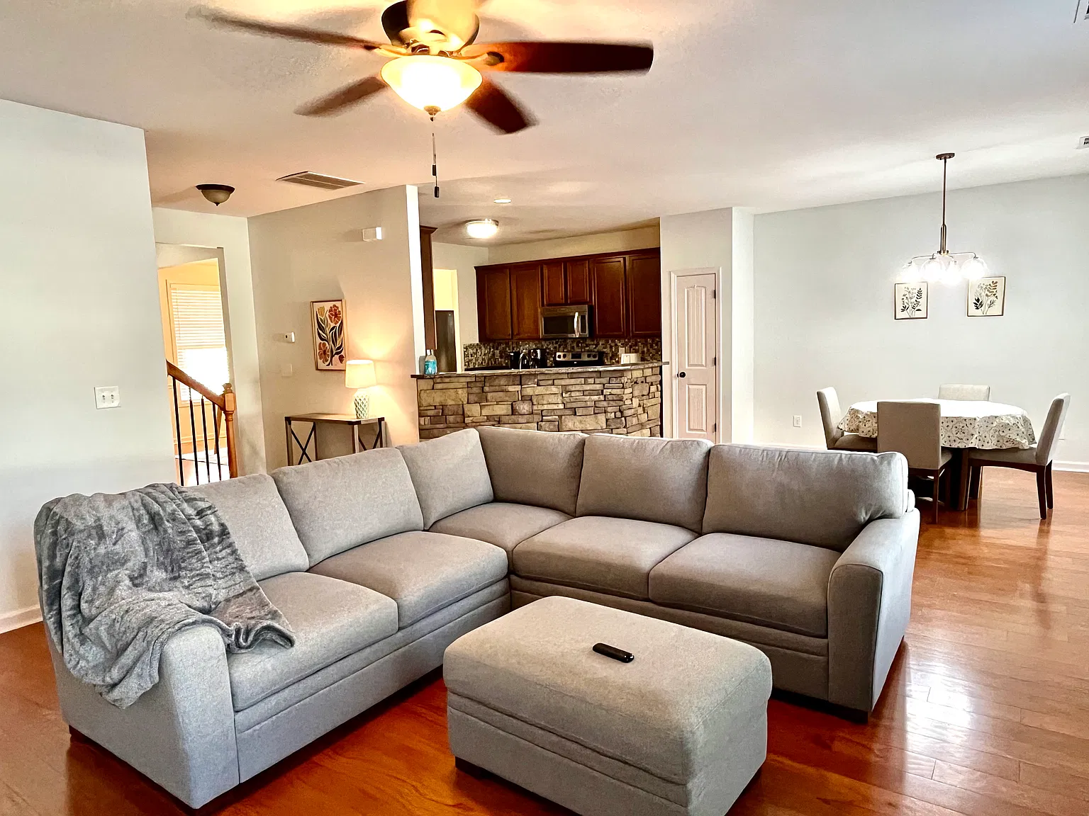 4 bed, 2926 sqft, $3,000 — Photo 1