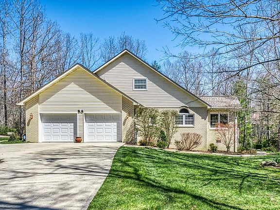 2nd image of 151 Ivy Brook Ln
