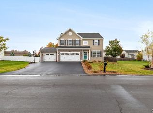 110 Forest View Ln, Minoa, NY 13116