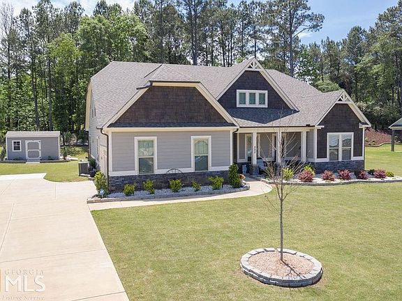 2nd image of 205 Oakleigh Manor Dr