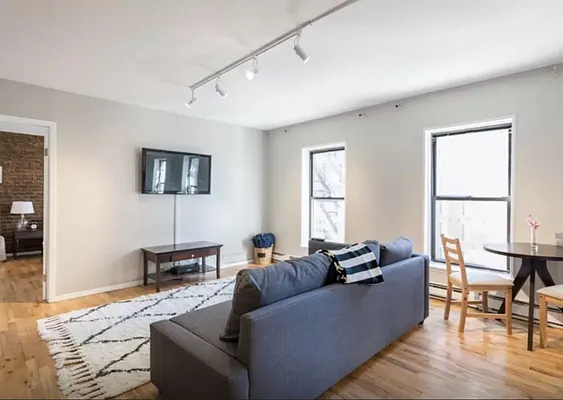 Rented by Gazal International Brokerage Group | media 8