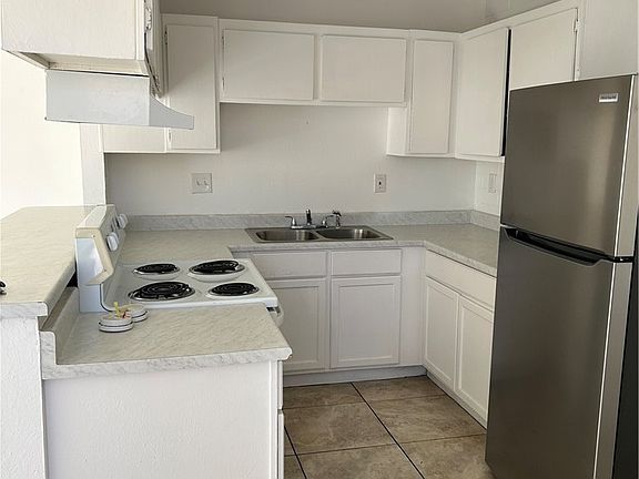 3rd image of 803 N Major Ave