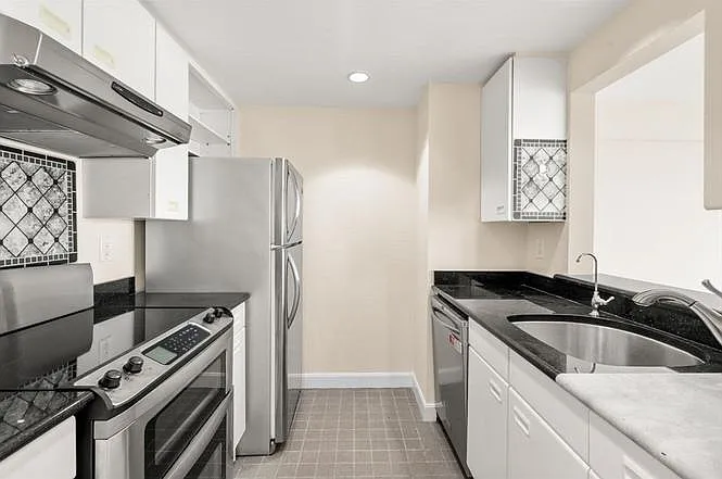 931 Massachusetts Ave #1003 — Photo 6