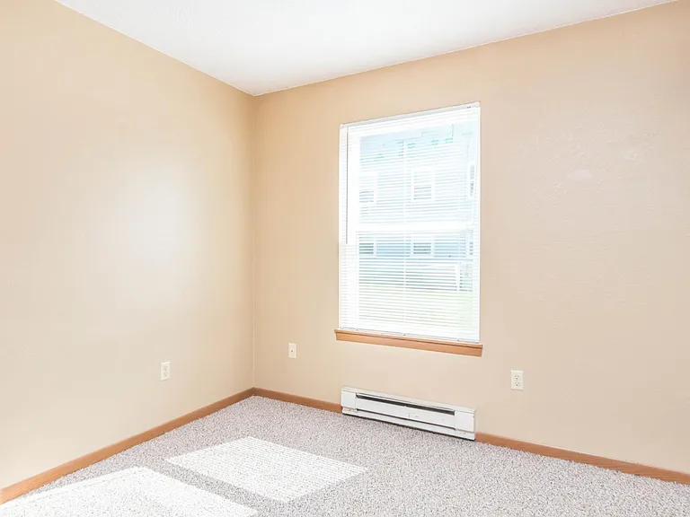 Campus View Apartments — Photo 12