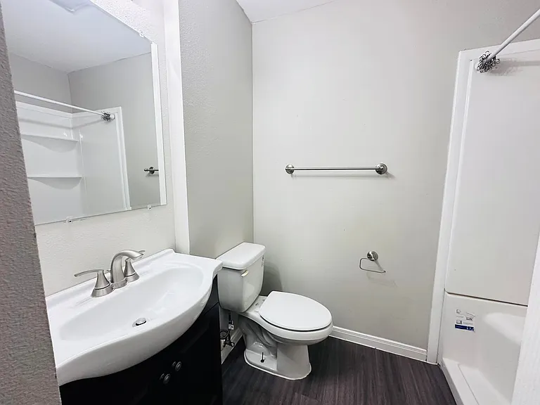 10806 Lazy Oaks Dr — Photo 16
