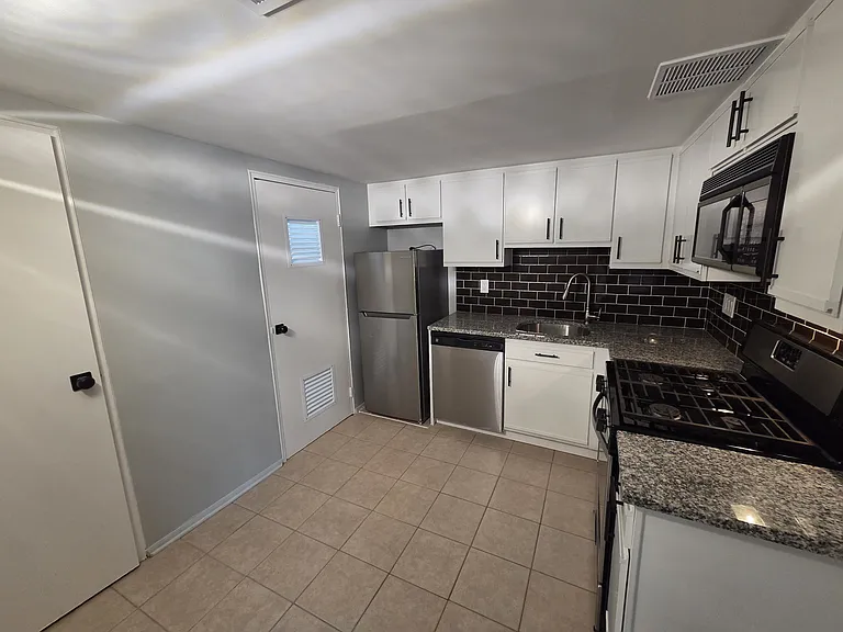 441 Tomlinson Rd #F12 — Photo 18