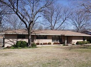 838 College St, Grand Prairie, TX 75050