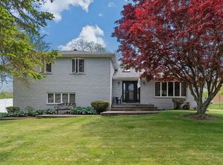 394 Lees River Ave, Somerset, MA 02725