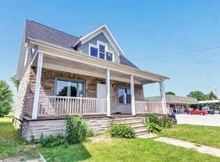 1224 Main St, Kellnersville, WI 54215