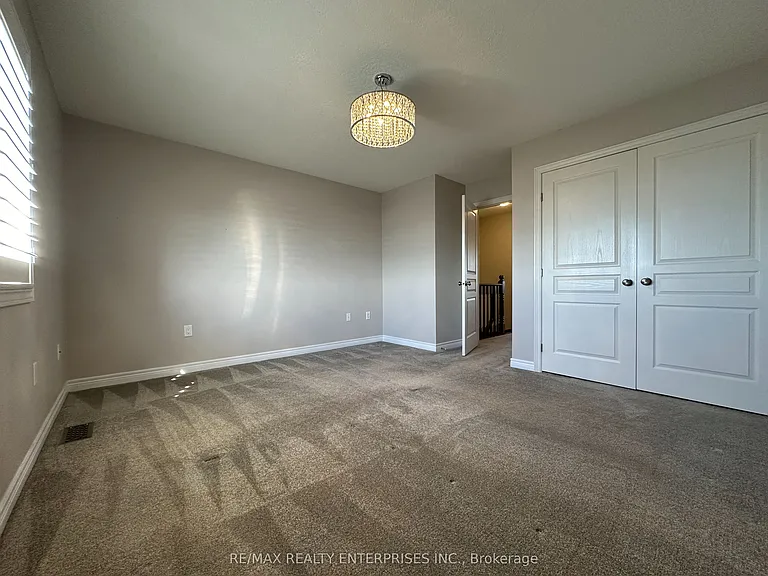 69 Edenrock Dr — Photo 20