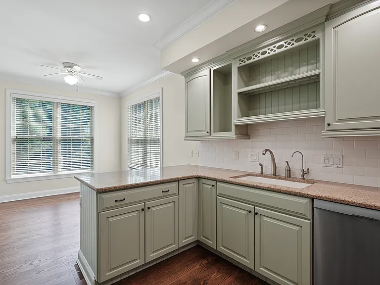 25 Decatur St #B — Photo 15
