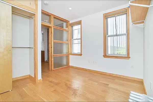 Rented by REAL New York | media 16