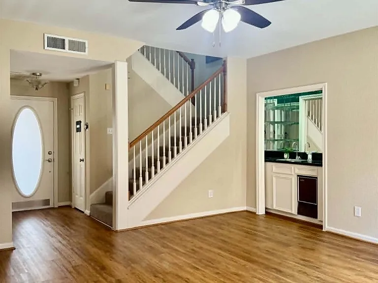 2413 Potomac Dr #D — Photo 5