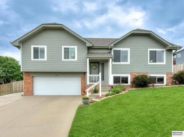 7721 S 71st St, La Vista, NE 68128
