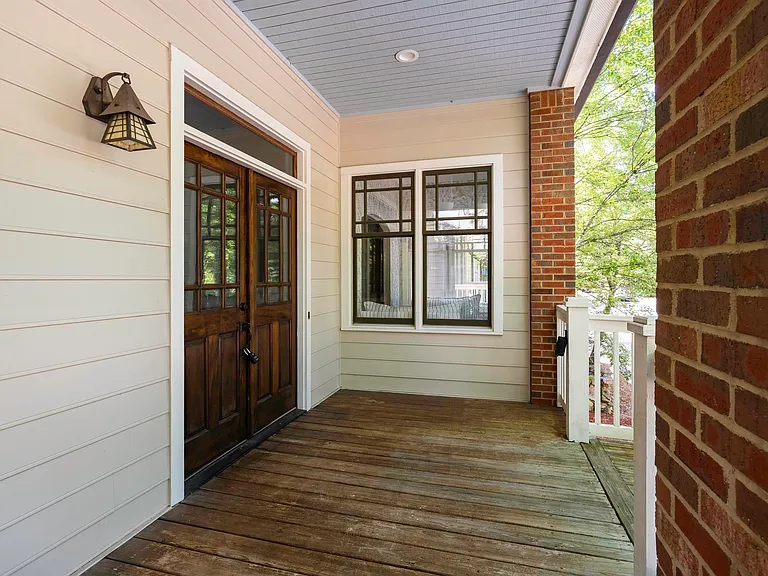 218 Hawthorn St — Photo 3