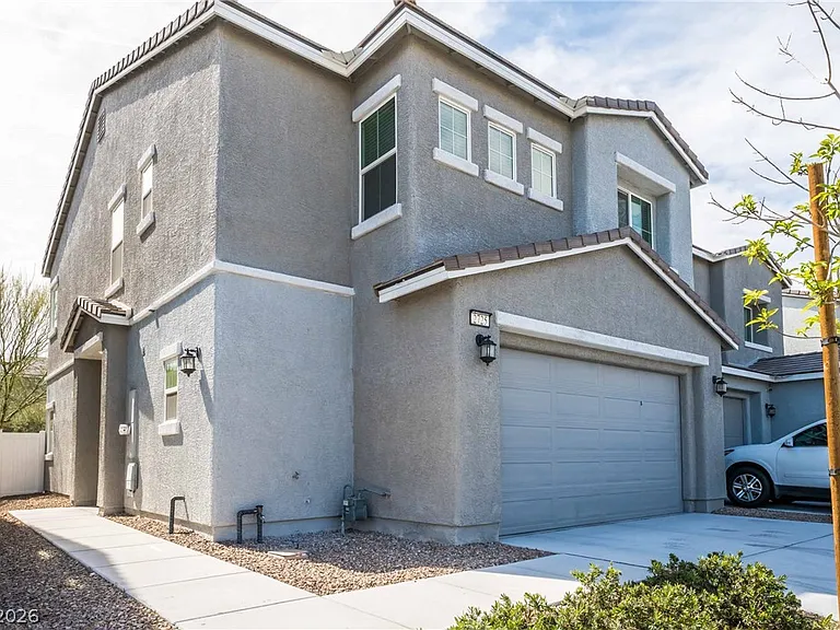 2725 Rainy Meadows Ave — Photo 3
