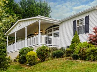 5 Sydney Ln, Asheville, NC 28806
