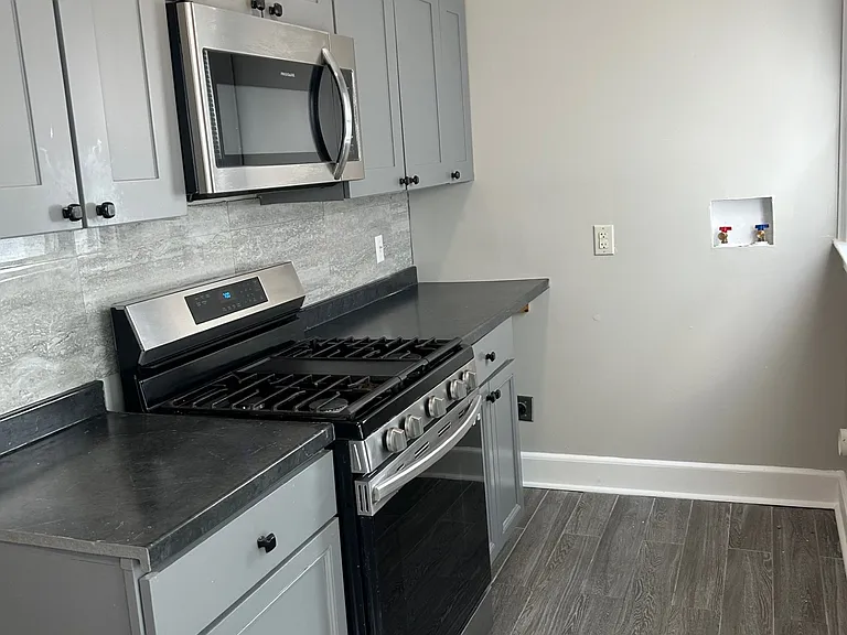68 Rock St #1R — Photo 25