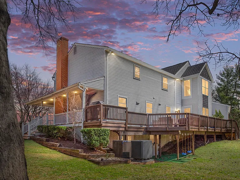 1312 Yellow Tavern Ct — Photo 2