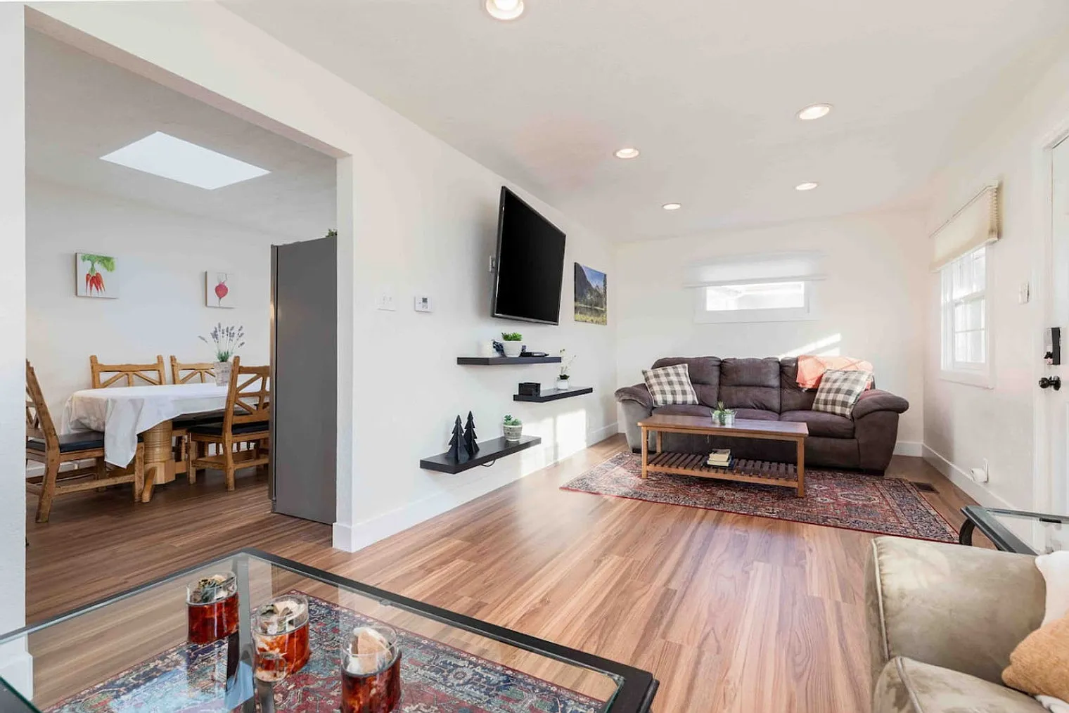 2 bed, 1.0 bath, 1237 sqft, $3,969 — Photo 1