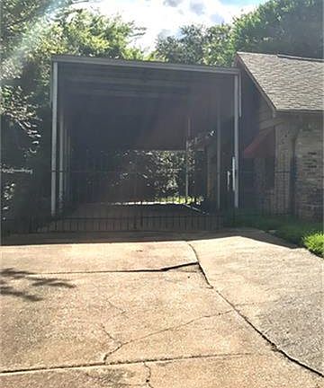 2nd image of 605 Bank Dr