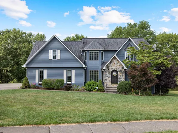 1143 Steeplechase Dr, Morgantown, WV 26508