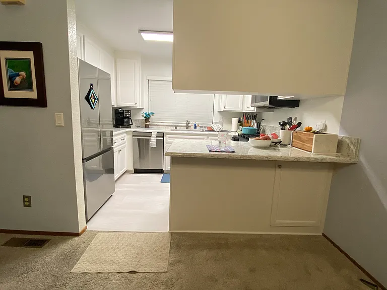 Southwind Dr — Photo 3