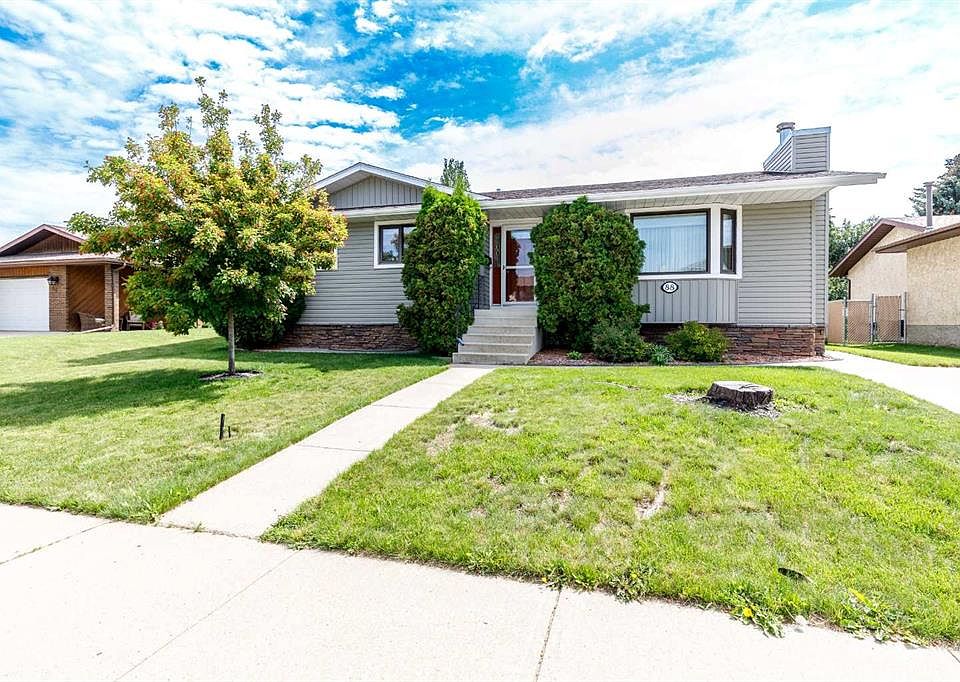 1st image of 88 W McCullough Cres