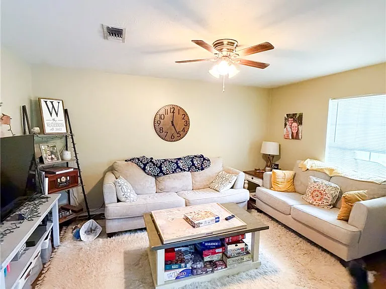 1005 Autumn Cir #B — Photo 3