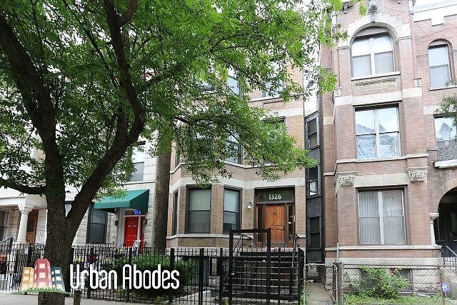 1st image of 1326 N Claremont Ave APT 2