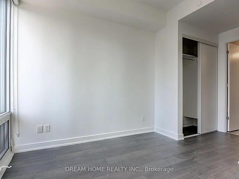3 Gloucester St #1913 — Photo 18