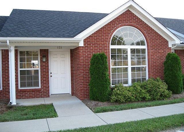 1st image of 121 Woodlake Ct