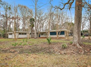 214 W Lakeview Dr, Clinton, MS 39056
