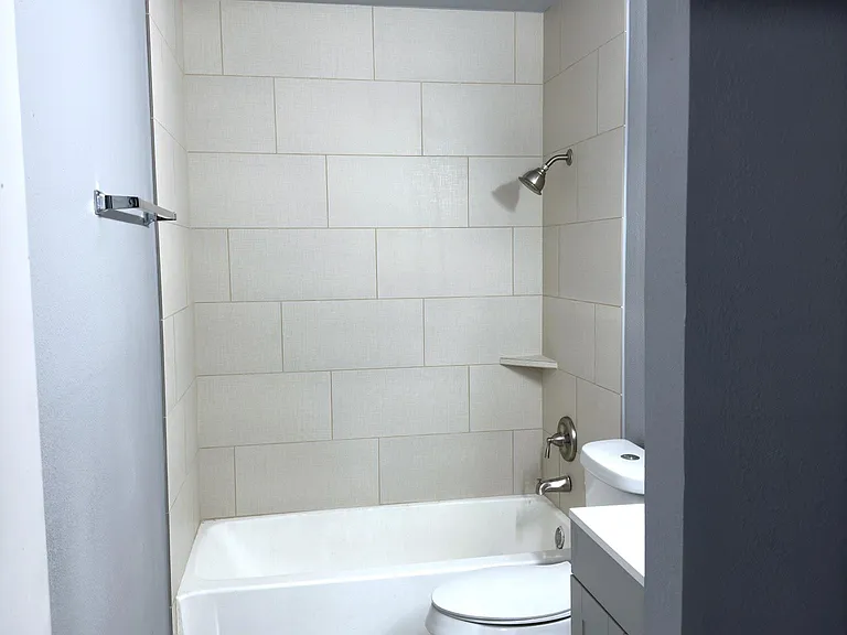 403 Hartline Dr #7 — Photo 12