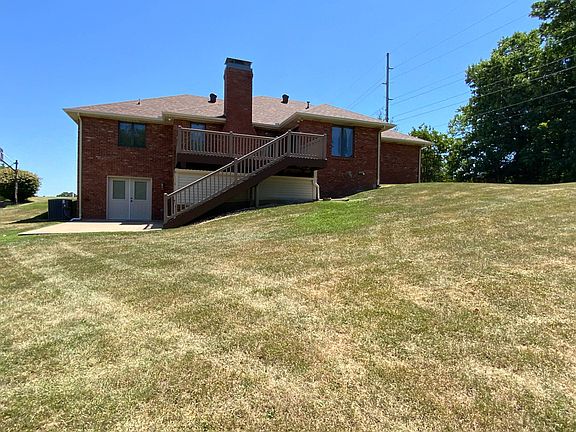 3rd image of 304 Monterey Dr