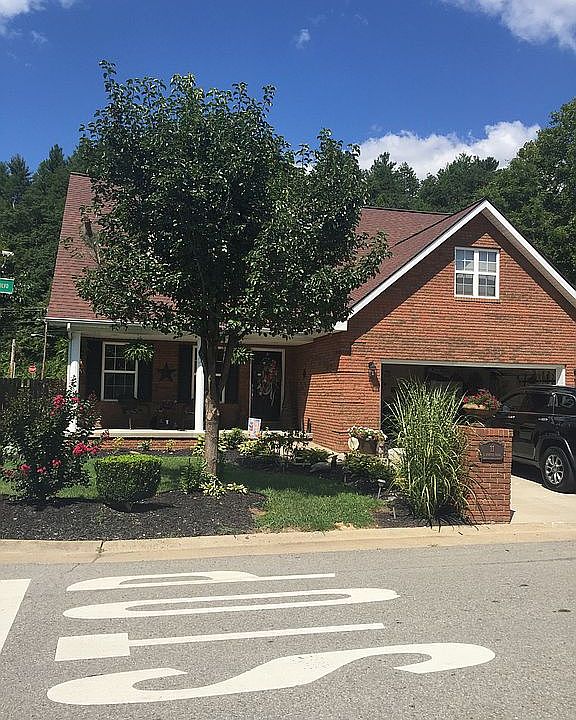 1st image of 11 E Dorton Blvd