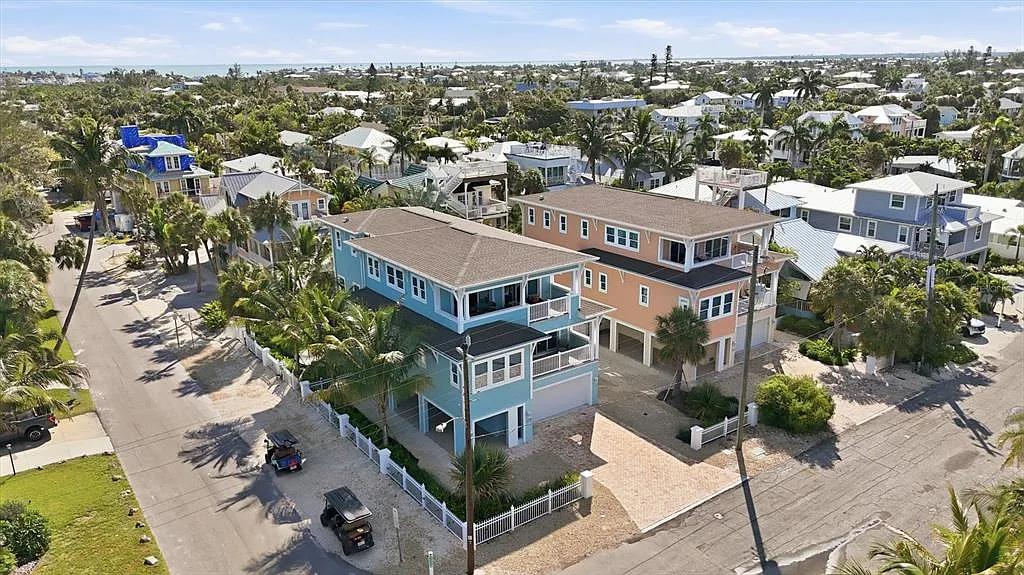 3 bed, 3.5 bath, 3434 sqft, $18,000 — Photo 1