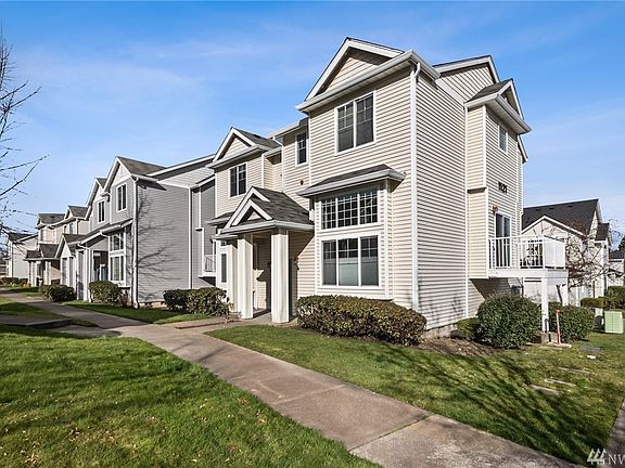 3rd image of 1121 63rd St SE Unit A